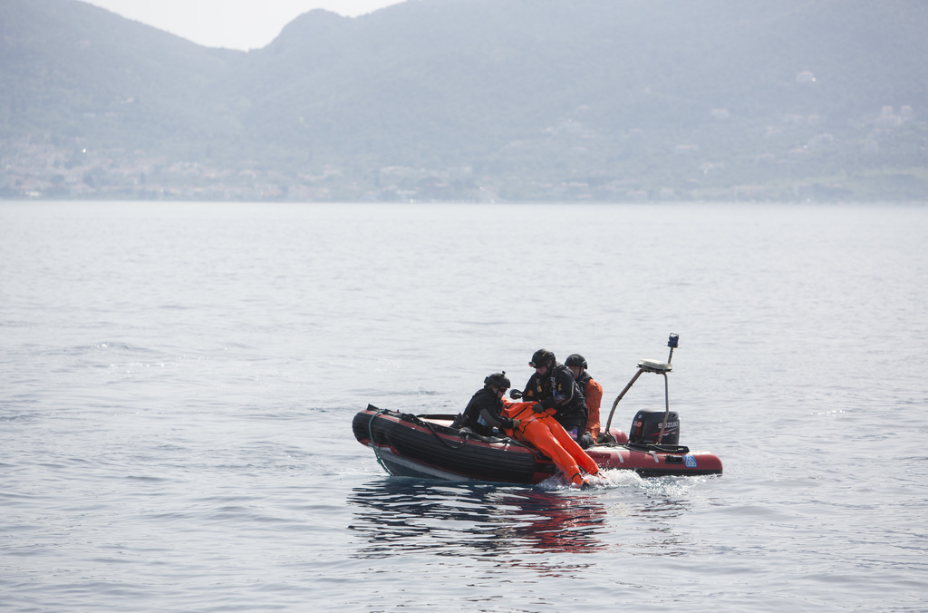 Norveçli bakan mültecilere anlamak için Akdeniz'e daldı