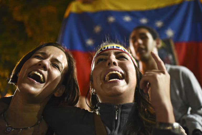 Venezuela liderinden kadınlara: Fön çekmeyin