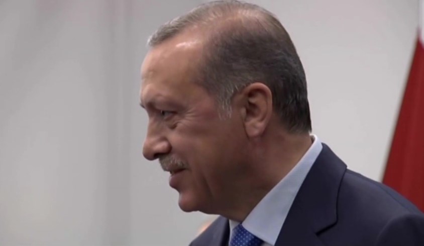 Cumhurbaşkanı Erdoğan'dan yastuk esprisi