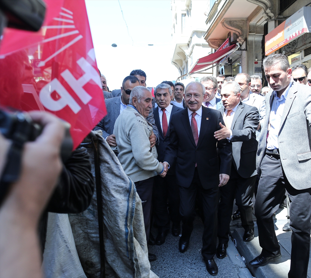 Kılıçdaroğlu'na ulaşmak isteyen işçilere koruma engeli